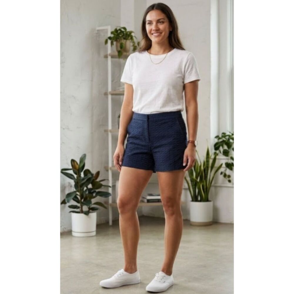 Banana Republic Eyelet True Navy 4" Hampton Short Women's Size 10